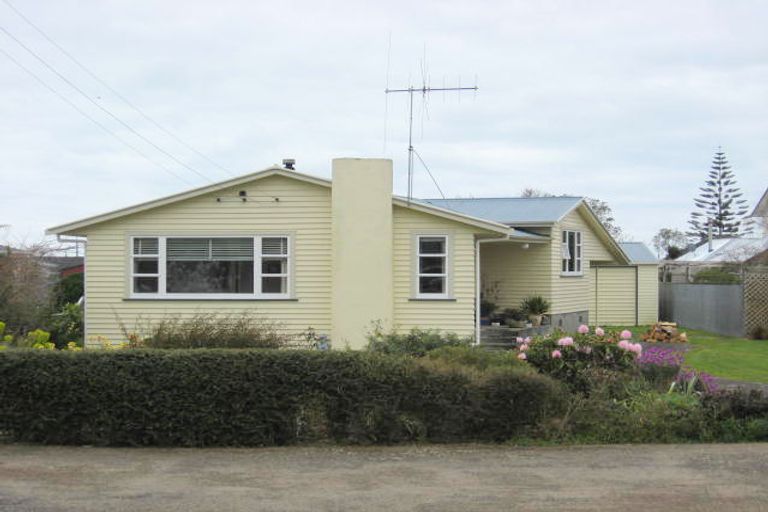 Photo of property in 127 Weraroa Road, Levin, 5510