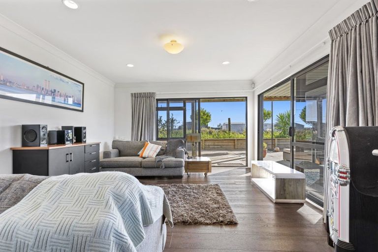 Photo of property in 32 Ashley Place, Papamoa Beach, Papamoa, 3118