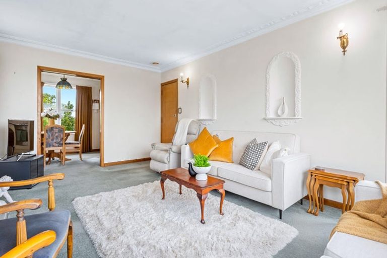 Photo of property in 1/108 Forrest Hill Road, Forrest Hill, Auckland, 0620