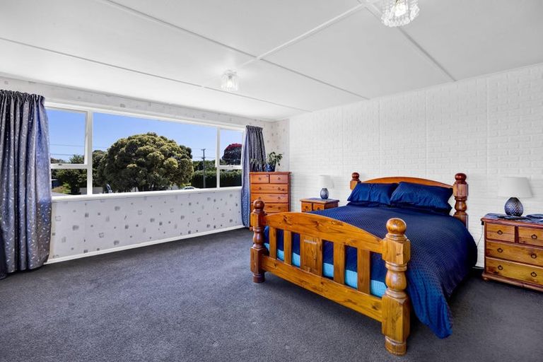 Photo of property in 74 Riemenschneider Street, Manaia, 4612