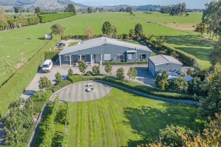Photo of property in 342a Tararua Road, Levin, 5571