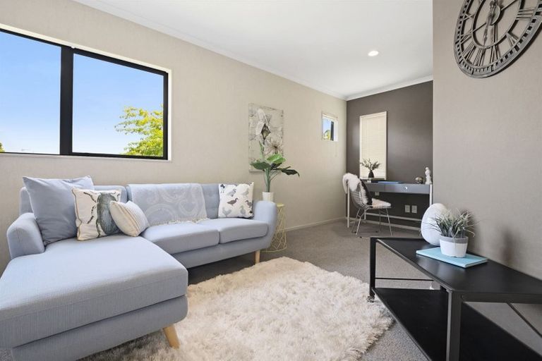 Photo of property in 15 Lilybank Crescent, East Tamaki, Auckland, 2013