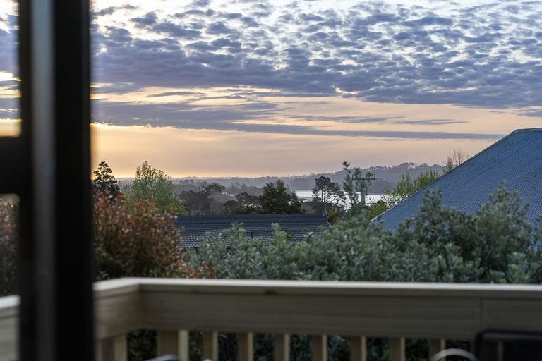 Photo of property in 1 Tauhinu Road, Greenhithe, Auckland, 0632