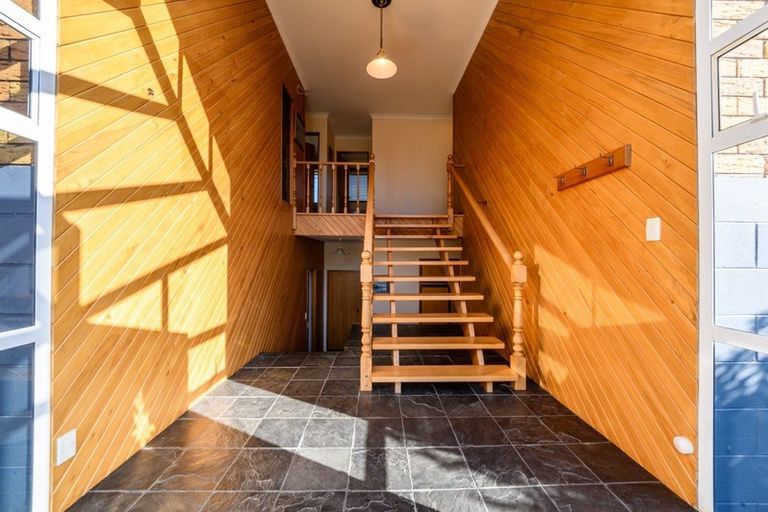 Photo of property in 12 Matai Place, Waikawa, Picton, 7220