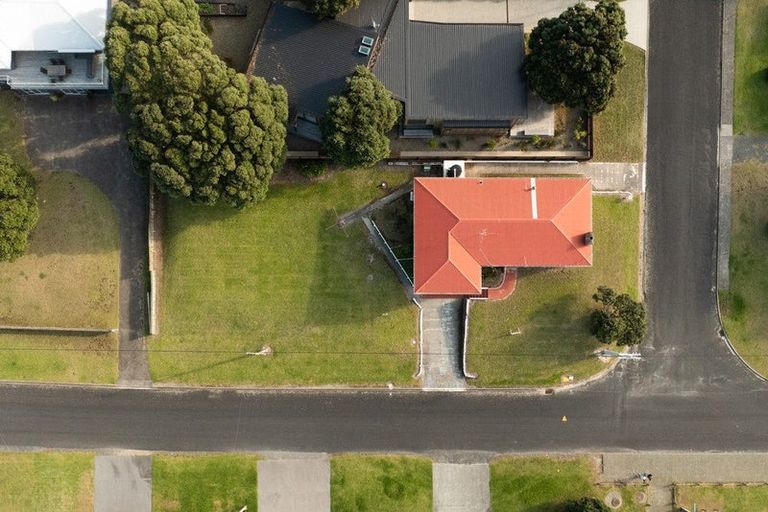 Photo of property in 2 Hillary Street, Waihi Beach, 3611