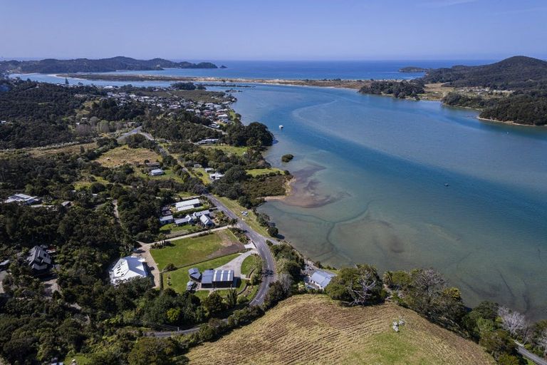 Photo of property in 42 Tongatu Road, Ngunguru, Whangarei, 0173