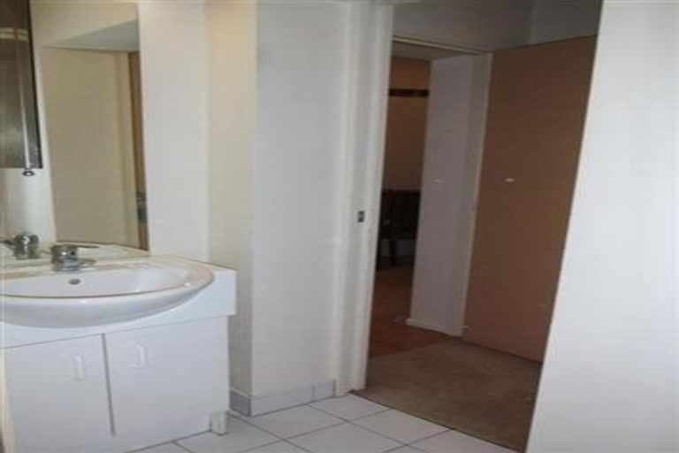 Photo of property in Terrace Garden Apartments, 3c/120 The Terrace, Wellington Central, Wellington, 6011