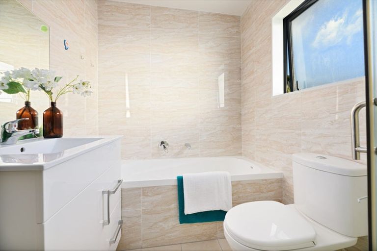 Photo of property in 37c Simpson Road, Ranui, Auckland, 0612