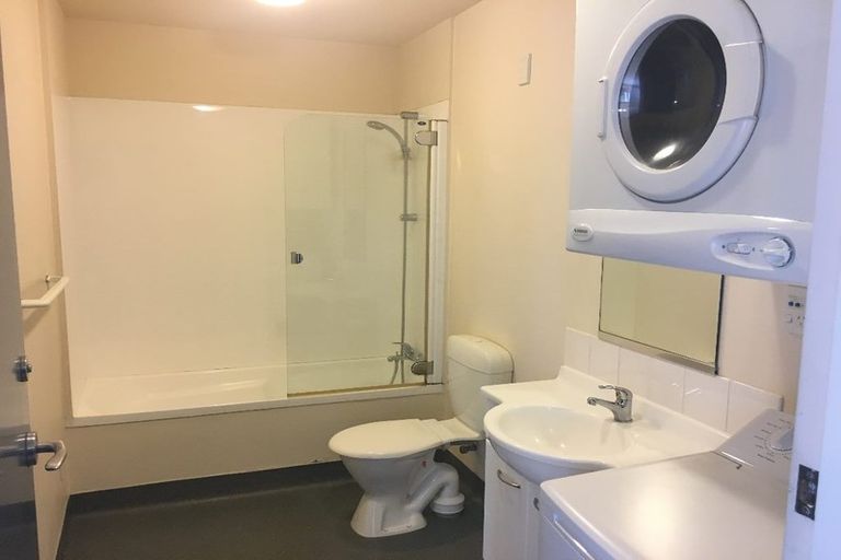 Photo of property in Luxford Villas, 201/72 Herald Street, Berhampore, Wellington, 6023