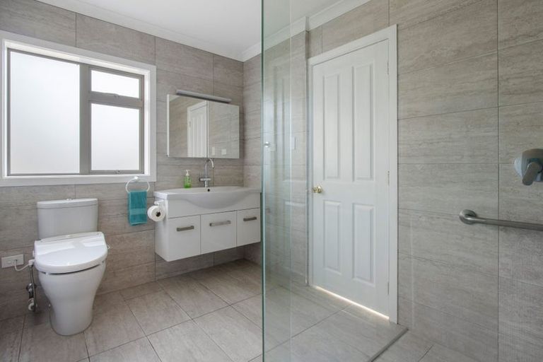 Photo of property in 32 Noble Johnston Drive, Katikati, 3129