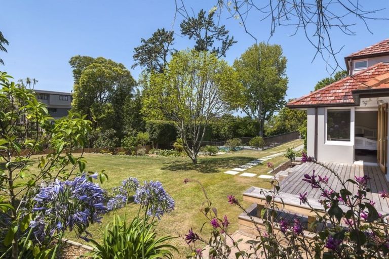 Photo of property in 62 Parkhill Road, Mellons Bay, Auckland, 2014