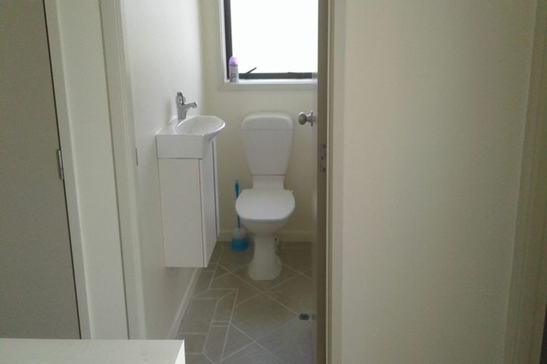 Photo of property in 12 Barnea Circle, Glen Eden, Auckland, 0602