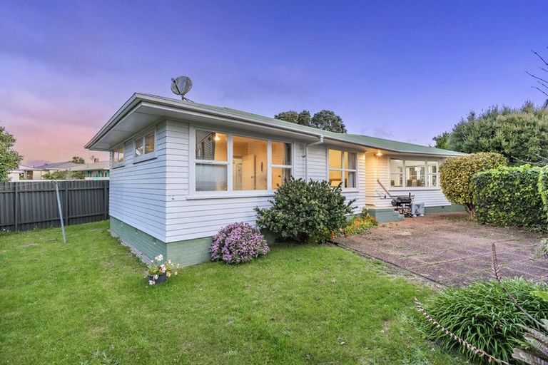 Photo of property in 67 Te Kanawa Crescent, Henderson, Auckland, 0610