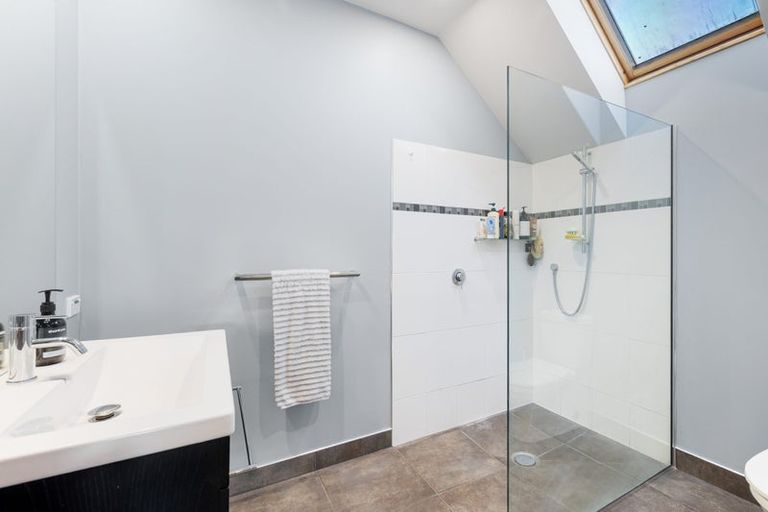 Photo of property in 5b Regency Crescent, Redwood, Christchurch, 8051