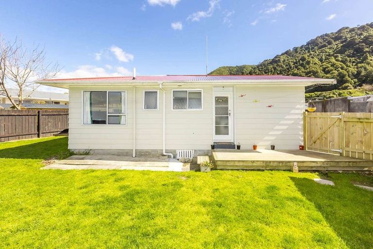 Photo of property in 50b Hartford Crescent, Totara Park, Upper Hutt, 5018