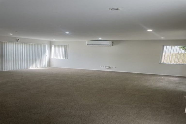 Photo of property in 10 Pipipi Crescent, Takanini, 2112