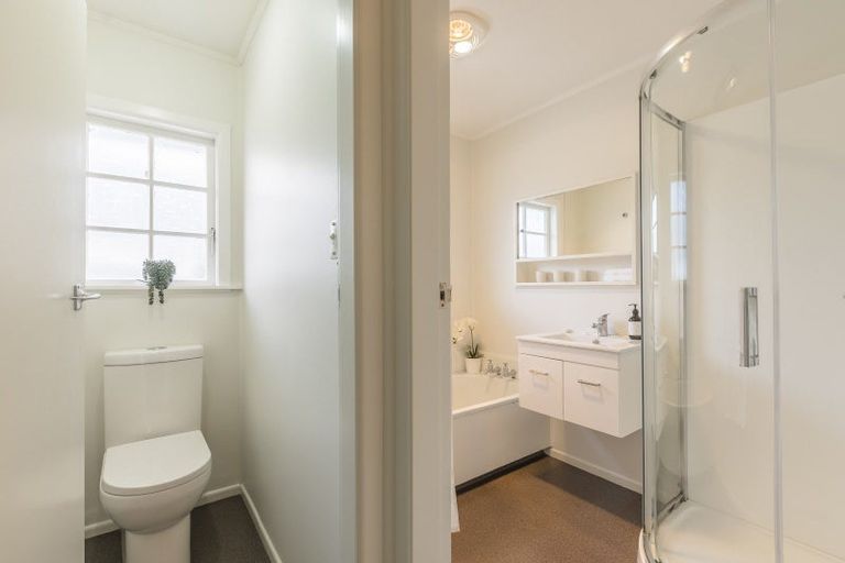 Photo of property in 44 Walton Road, Paraparaumu Beach, Paraparaumu, 5032