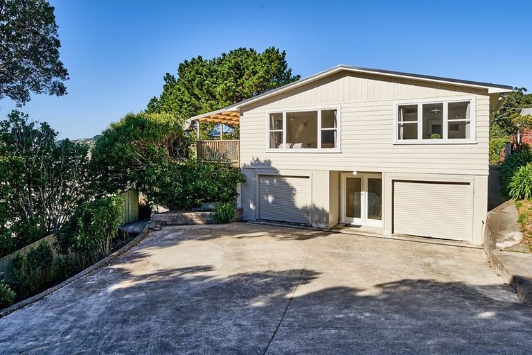 Photo of property in 22 Angell Street, Johnsonville, Wellington, 6037