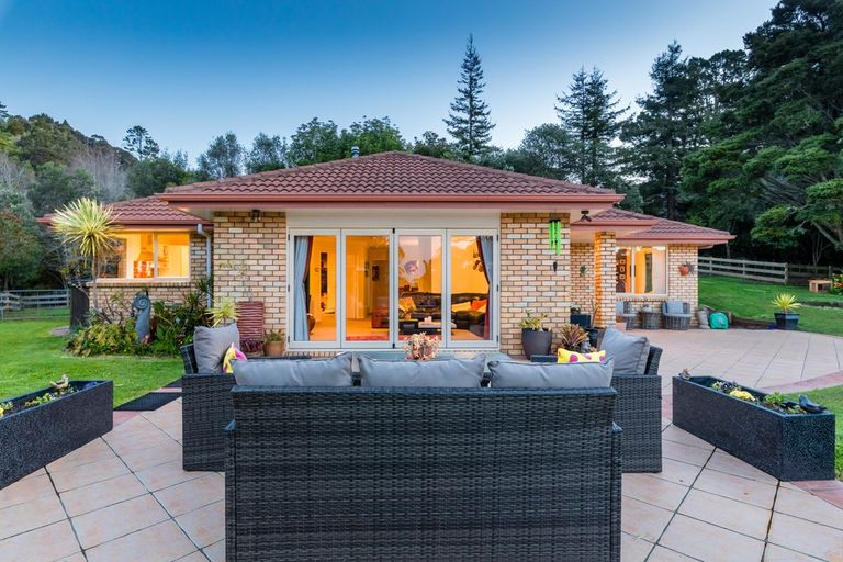 Photo of property in 118c Carter Road, Oratia, Auckland, 0604