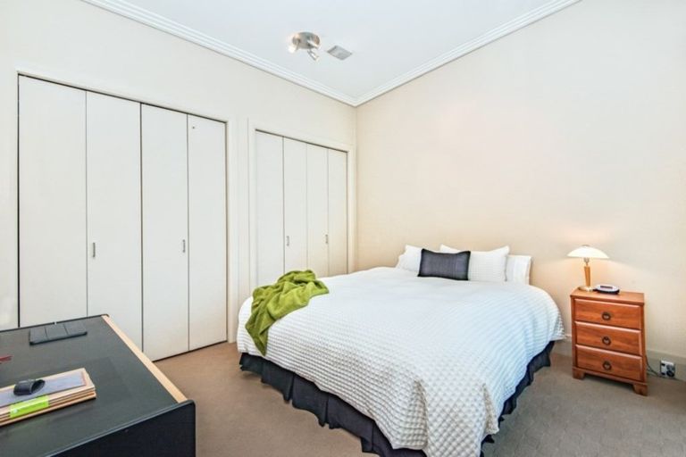 Photo of property in The Quays Apartments, 4m/99 Customs Street, Auckland Central, Auckland, 1010