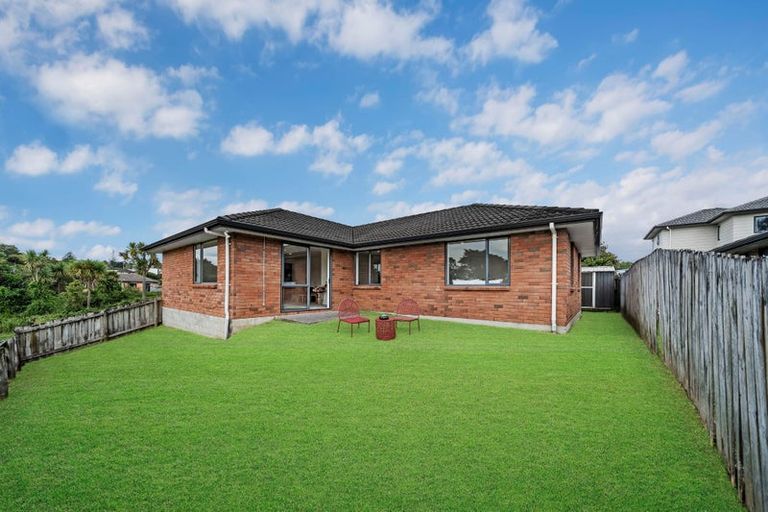 Photo of property in 31 Misty Valley Drive, Henderson, Auckland, 0612