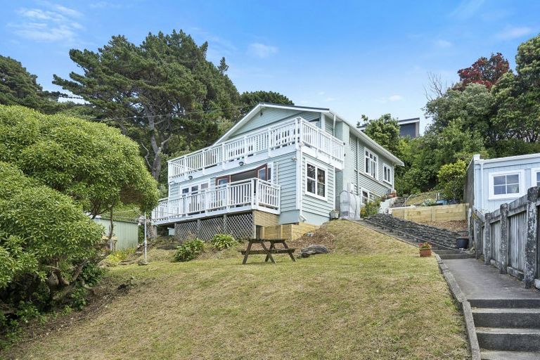 Photo of property in 49 Hungerford Road, Lyall Bay, Wellington, 6022