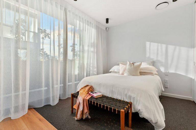 Photo of property in 12/423 Beach Road, Mairangi Bay, Auckland, 0630