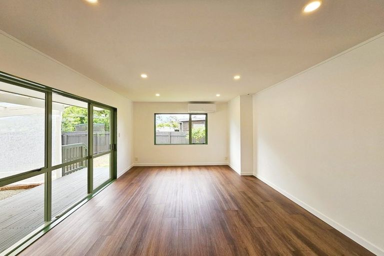 Photo of property in 1 Robertson Road, Ranui, Auckland, 0612
