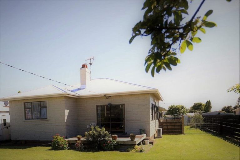 Photo of property in 18 Campbell Street, Hawera, 4610