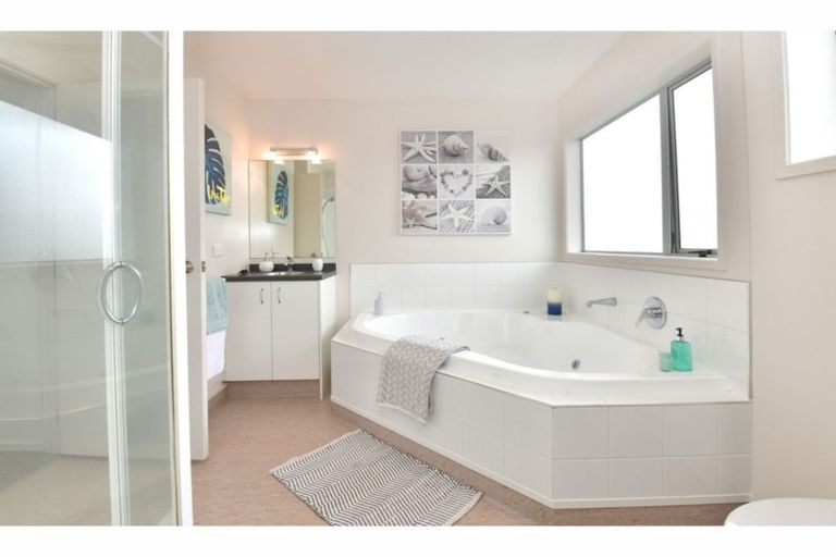 Photo of property in 4/416 Hibiscus Coast Highway, Orewa, 0931