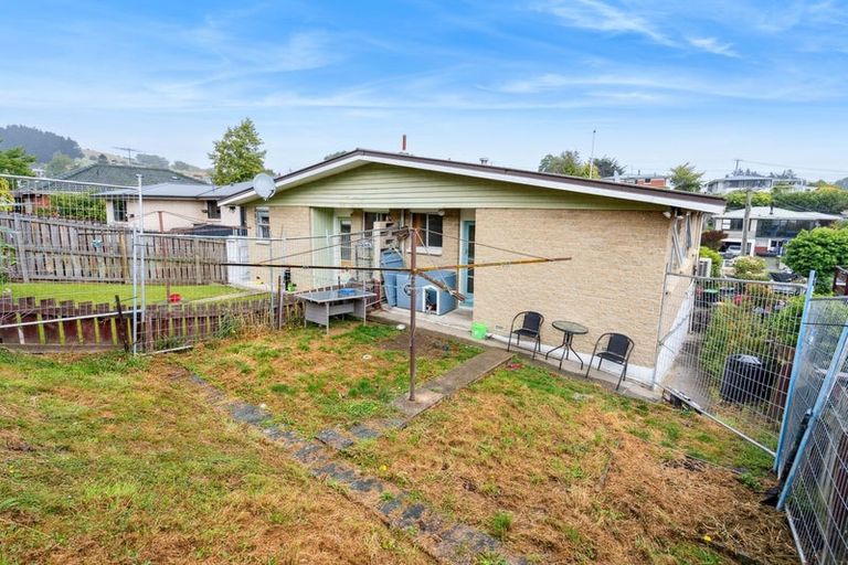 Photo of property in 4 Elwyn Crescent, Green Island, Dunedin, 9018