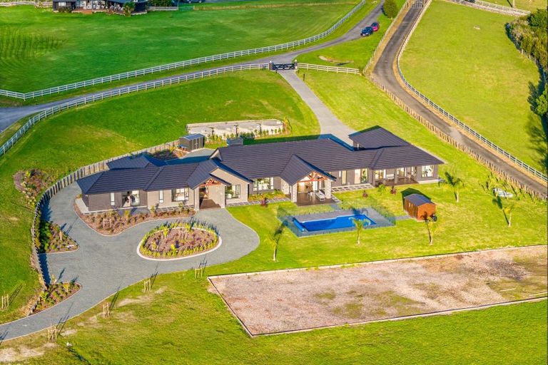 Photo of property in 1 Kaituhi Lane, Coatesville, 0793