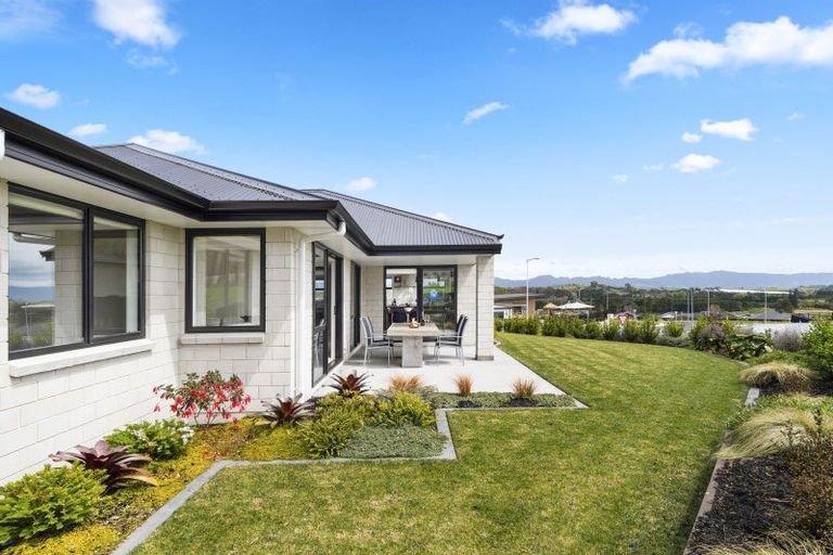 Photo of property in 1 Ridge Drive, Omokoroa, 3114