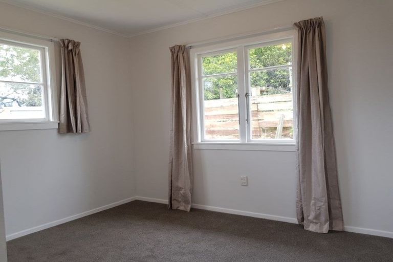 Photo of property in 8b Lambton Terrace, Welbourn, New Plymouth, 4312