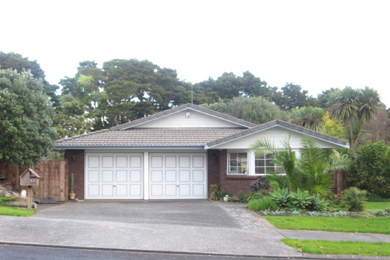 Photo of property in 33 Kuripaka Crescent, The Gardens, Auckland, 2105