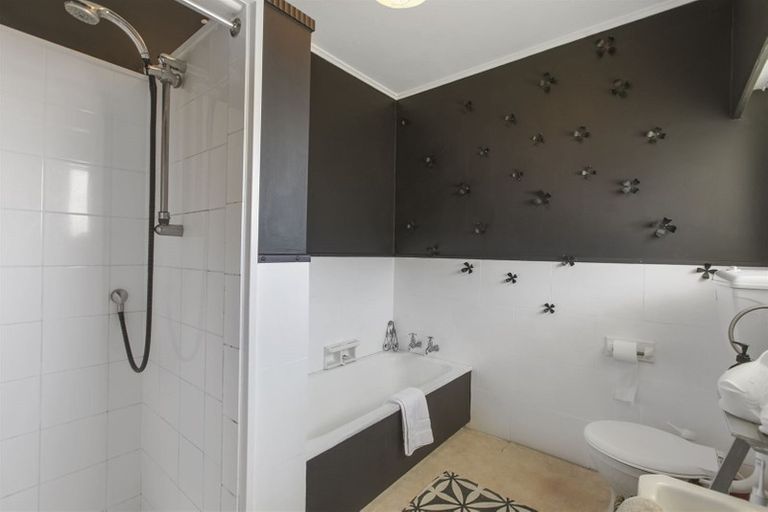 Photo of property in 61 The Esplanade, Eastern Beach, Auckland, 2012