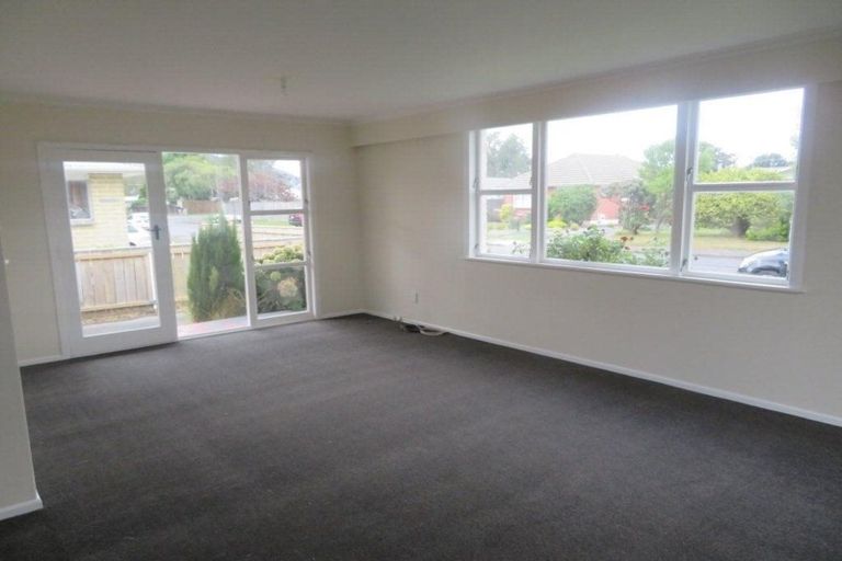 Photo of property in 1 Kashmir Avenue, Clouston Park, Upper Hutt, 5018