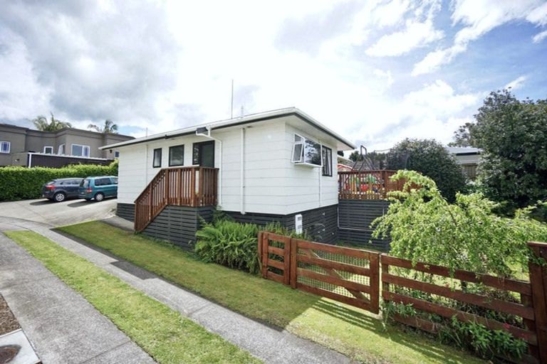 Photo of property in 8b Wiltshire Place, Te Puke, 3119