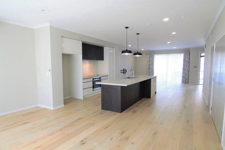 Photo of property in 213 Hobsonville Point Road, Hobsonville, Auckland, 0616