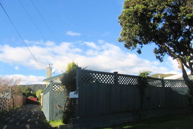 Photo of property in 3a Vincent Street, Waterloo, Lower Hutt, 5011