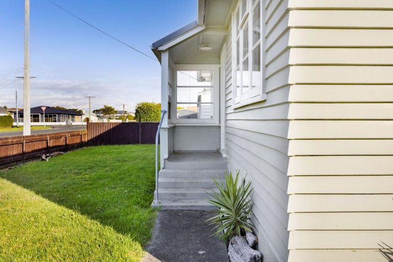 Photo of property in 27 Strange Street, Waitara, 4320