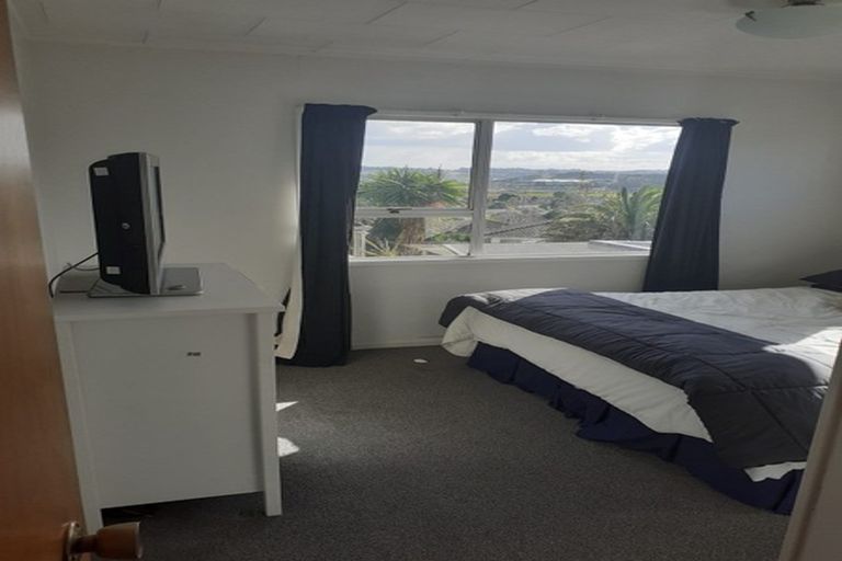 Photo of property in 9 Meadowood Drive, Unsworth Heights, Auckland, 0632