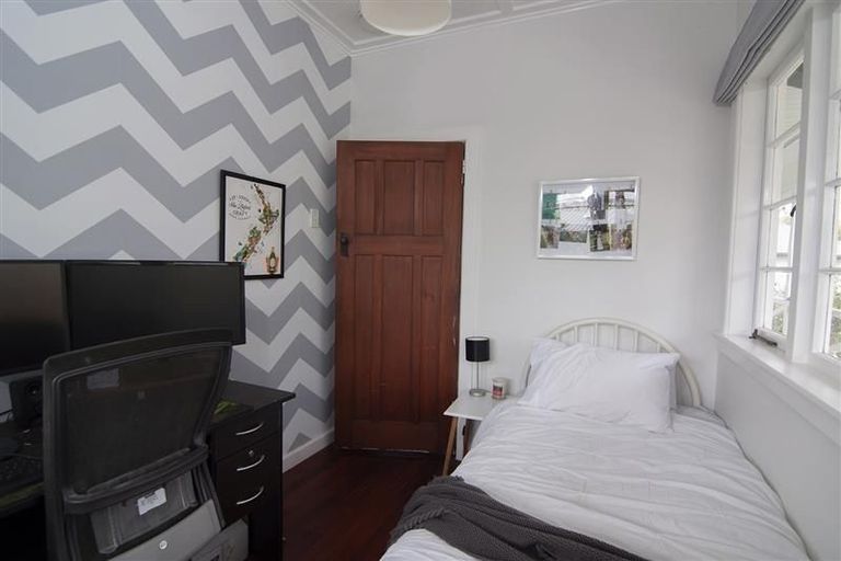 Photo of property in 16 Burrows Place, Frankton, Hamilton, 3204