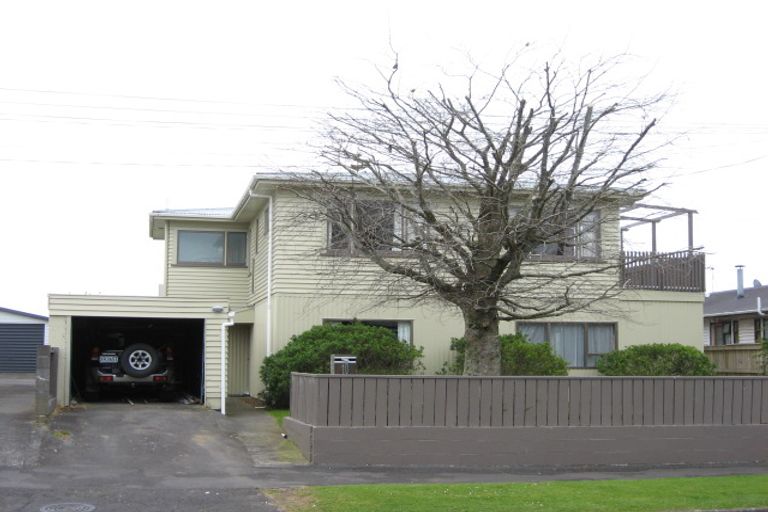 Photo of property in 10 Miro Street, Merrilands, New Plymouth, 4312