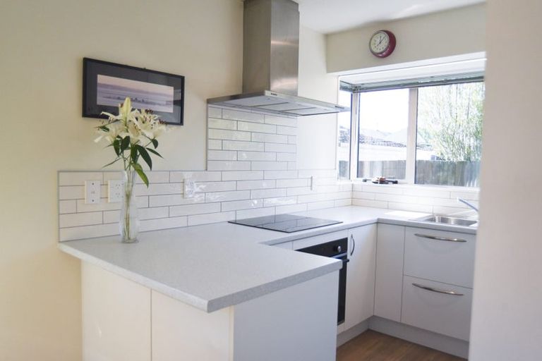 Photo of property in 2/77 Fairfield Avenue, Addington, Christchurch, 8024