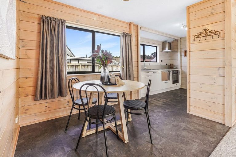 Photo of property in 43 Waterford Road, Fitzroy, Hamilton, 3206