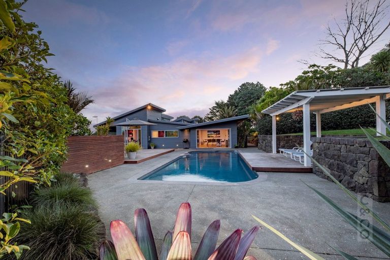 Photo of property in 175 Hanham Road, Kumeu, 0891