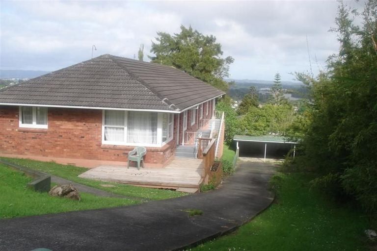 Photo of property in 2/11 Arcadia Crescent, Bayview, Auckland, 0629