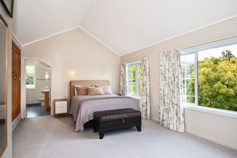 Photo of property in 559 Taurau Valley Road, Muriwai, Manutuke, 4072