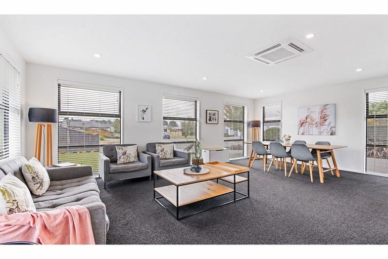 Photo of property in 21 Awa Place, Rangiora, 7400
